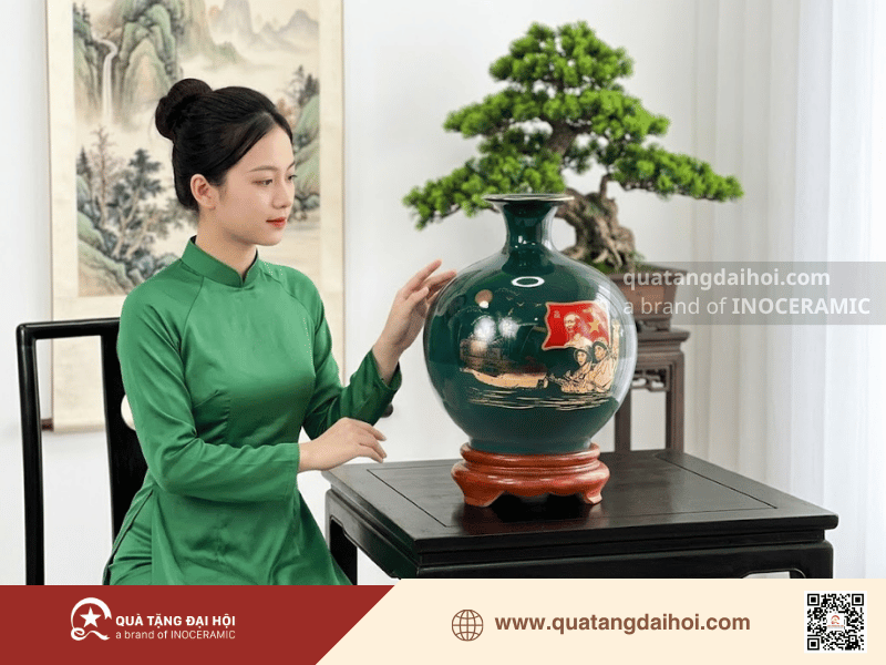 Bình hút lộc Quyết thắng vàng kim men lục làm quà tặng tinh tế - Quà Tặng Đại Hội Bình hút lộc Quyết thắng vàng kim men lục làm quà tặng tinh tế